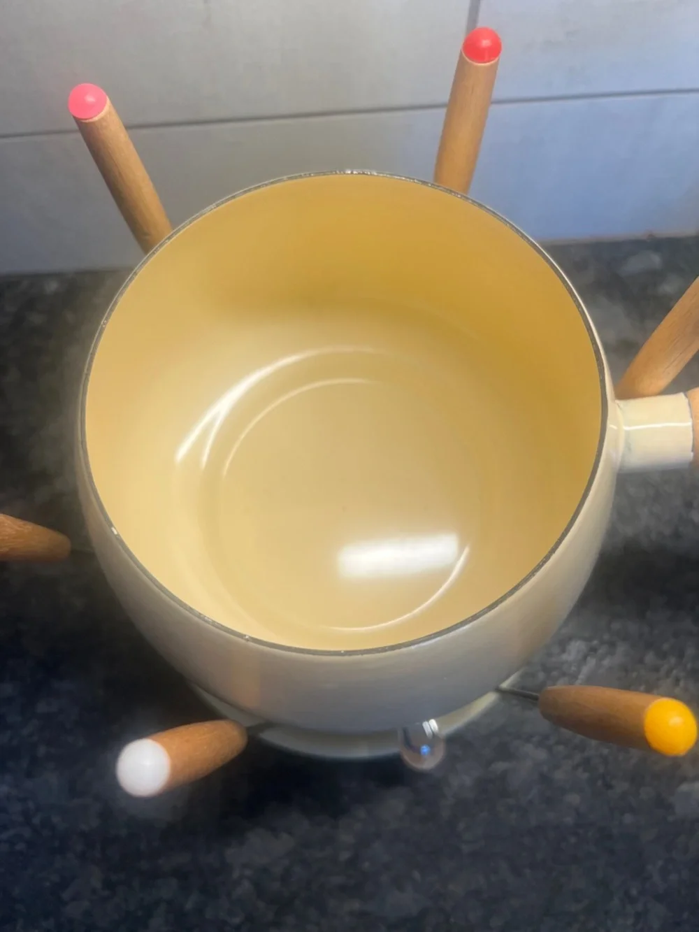 6 person Enamel Cream Fondue Pot Set with Wooden Handles. Seems NWOT